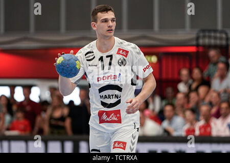 Aliaksandr Padshyvalau (GWD, 17), auf der Kugel, Single Shot, Aktion, Aktion, 09.06.2019, Ludwigshafen am Rhein, Handball, DKB Bundesliga, TSG Ludwigshafen-Friesenheim (Eulen) - TSV GWD Minden | Verwendung weltweit Stockfoto