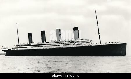 Die RMS "Titanic" verlässt Southampton, 10. April 1912. Schöpfer: Unbekannt. Stockfoto