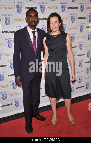 LOS ANGELES, Ca. November 06, 2008: Olivia Williams & Mann Rhashan Stein auf den BAFTA/LA Britannia Awards im Century Plaza Hotel, Century City. © 2008 Paul Smith/Featureflash Stockfoto