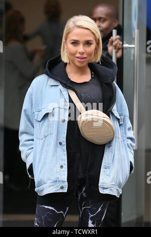 Gabi Allen kommen bei Global Studios für Radio Interviews mit: Gabi Allen Wo: London, Großbritannien Wann: 10. Mai 2019 Credit: Michael Wright/WENN.com Stockfoto