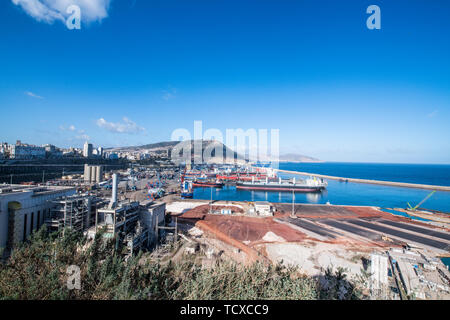 Blick über den Hafen von Oran, Algerien, Nordafrika, Afrika Stockfoto
