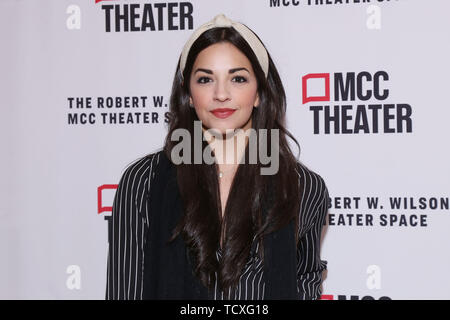 Öffnung Nacht des Blocks an der Robert W. Wilson MCC Theater Platz - Ankünfte. Mit: Ana Villafañe Wo: New York, New York, United States Wenn: 10. Mai 2019 Credit: Joseph Marzullo/WENN.com Stockfoto