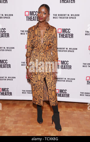 Öffnung Nacht des Blocks an der Robert W. Wilson MCC Theater Platz - Ankünfte. Mit: Logan Vaughn Wo: New York, New York, United States Wenn: 10. Mai 2019 Credit: Joseph Marzullo/WENN.com Stockfoto