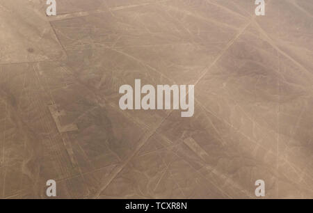 Antenne Flugzeug Panoramablick nach Nazca geoglyph Linien aka Condor, ICA-Region, Peru Stockfoto