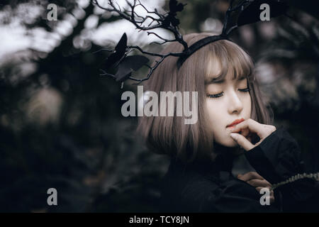 Eine relativ große Anzahl von Bilder, jede Aufnahme mit Herz, die Modelle sind die Freunde, die um Sie herum. Stockfoto