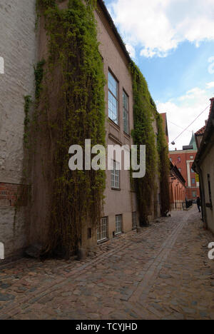 Enge Straße in der Altstadt, Riga, Lativa Stockfoto