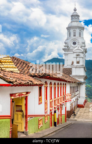 Bunte Straßen von Salamina Caldas in Kolumbien Südamerika Stockfoto