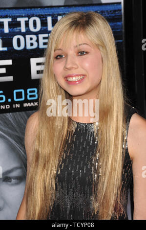 LOS ANGELES, Ca. September 16, 2008: Jennette McCurdy am Los Angeles Premiere von "Eagle Eye" am Grauman's Chinese Theater, Hollywood. © 2008 Paul Smith/Featureflash Stockfoto