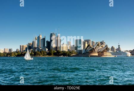 Blick auf Sydney CBD von der Fähre Stockfoto