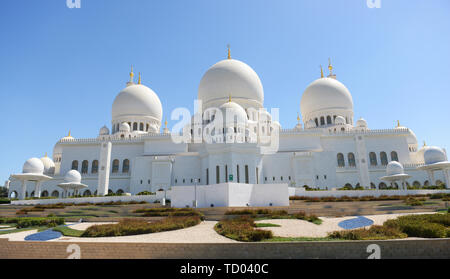 Ein Blick auf die wunderschönen Sheikh Zayed Moschee in Abu Dhabi. Stockfoto