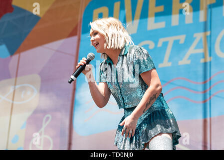 NASHVILLE, TENNESSEE - Juni 09: RaeLynn führt auf der Bühne für Tag 4 der 2019 CMA Music Festival am 09 Juni, 2019 in Nashville, Tennessee. Foto: Andrew Wendowski für imageSPACE/MediaPunch Stockfoto