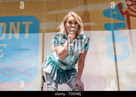 NASHVILLE, TENNESSEE - Juni 09: RaeLynn führt auf der Bühne für Tag 4 der 2019 CMA Music Festival am 09 Juni, 2019 in Nashville, Tennessee. Foto: Andrew Wendowski für imageSPACE/MediaPunch Stockfoto