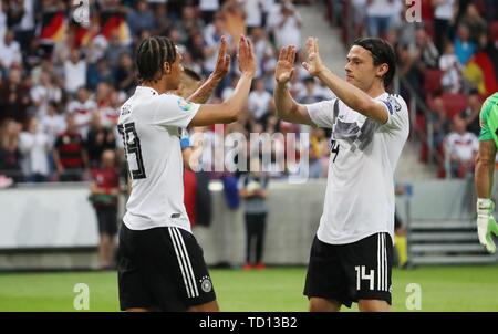 Mainz, Deutschland. 11. Juni 2019. firo: 2019/2020 11.06.2019 Fußball, Em, Euro, Qualifikation Deutschland - Estland Leroy Sane cheers mit Nico Schulz | Verwendung der weltweiten Kredit: dpa/Alamy leben Nachrichten Stockfoto