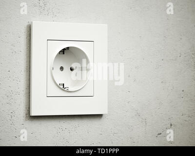 Weiß outlet auf die graue Wand. 3D Rendering illustration Stockfoto