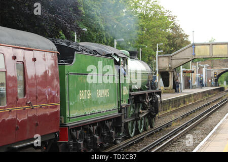Mayflower LNER Thompson Klasse B1 61306 Dampflokomotive, das Royal Windsor Dampf Express, Bahnhof Hounslow, London, UK, 11. Juni 2019, Foto Stockfoto