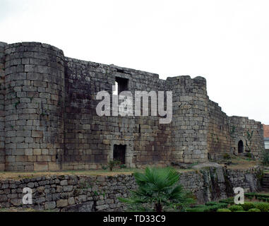 Spanien. Galizien. Besonders hervorzuheben. Zas. Das Schloss der Grafen von Sarmiento. Es war in der Mitte des 15. Jahrhunderts gebaut. Spätgotischen Stil. Wand. Stockfoto