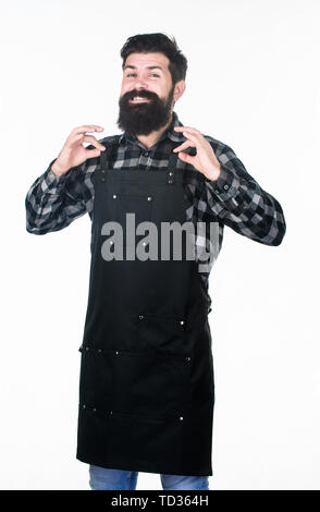 Alles ist in Ordnung. Grill Koch oder Friseur ok zum Ausdruck zu essen oder Frisur. Happy hipster lächelnd und deutete auf Ok. Bärtiger Mann mit ok Geste. Stockfoto
