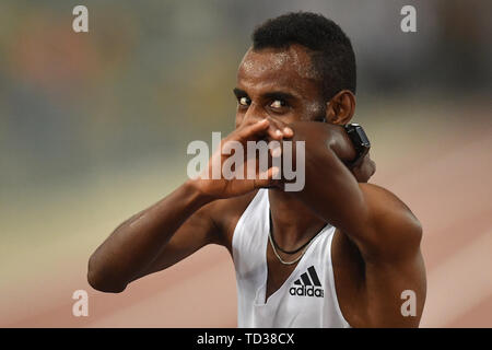 Telahun Haile Bekele aus Äthiopien feiert nach dem Gewinn der Männer 5000 m an der IAAF Diamond League Golden Gala Roma 06-06-2019 Stadio Olimpico, Me Stockfoto