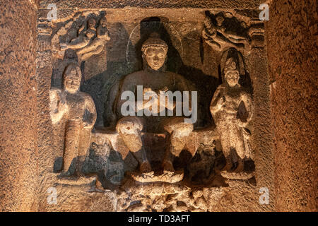 Der Schrein mit Säulen, Höhle 20. Ajanta Höhlen, Mumbai, Maharashtra, Indien Stockfoto