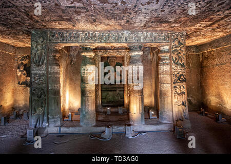 Der Schrein mit Säulen, Höhle 20. Ajanta Höhlen, Mumbai, Maharashtra, Indien Stockfoto