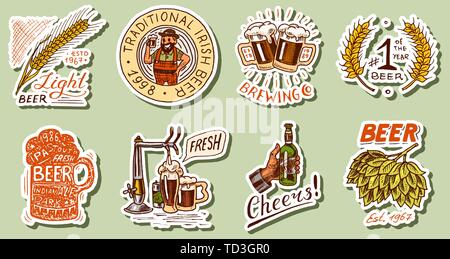 Vintage Bier Aufkleber. Eingestellt von alkoholischen Label mit kalligrafischen Elementen. Klassische amerikanische Rahmen für Poster Banner. Cheers Toast. Hand gezeichnet eingraviert Stock Vektor