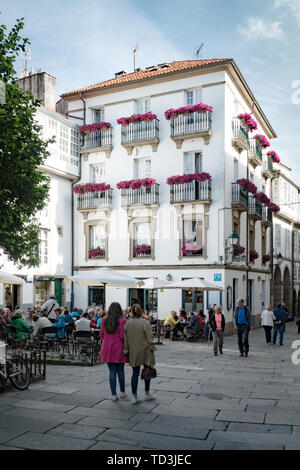 Santiago de Compostela, Spanien, 23. Mai 2019: Santiago de Compostela. Blick auf die Altstadt Straße auf Frühling Stockfoto