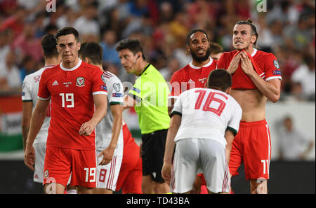 Wales" Gareth Bale (rechts) reagiert während der UEFA EURO 2020 Qualifikation, Gruppe E auf der Groupama Arena, Budapest. Stockfoto