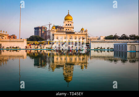 Sri Bangla Sahib Gurdwara (Sikh Tempel), New Delhi, Indien, Asien Stockfoto