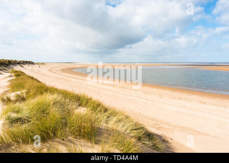 Norfolk Coast Path National Trail am Holkham Bay, Norfolk, East Anglia, England, Vereinigtes Königreich, Europa Stockfoto