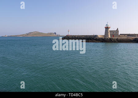 Howth Lighthouse mit Irlands Auge Insel im Hintergrund, Howth, Dublin, Irland Stockfoto