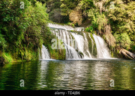 Die schöne Maraetotara fällt in der Hawke's Bay Neuseeland Stockfoto