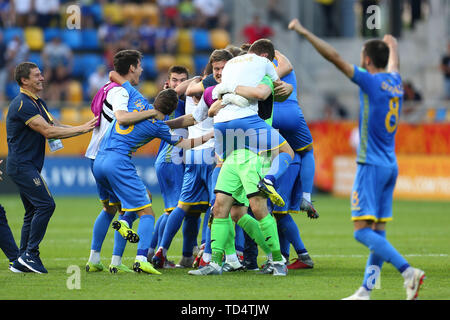 Gdynia, Polen. 11 Juni, 2019. Spieler der Ukraine feiern, nachdem die FIFA U 20 Wm Halbfinale zwischen der Ukraine und Italien in Gdynia, Polen, 11. Juni 2019. Die Ukraine gewann 1:0 die Endrunde zu geben. Credit: Piotr Matusewicz/Xinhua/Alamy leben Nachrichten Stockfoto