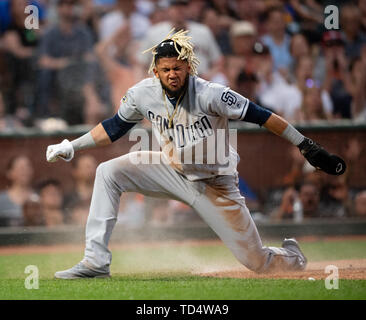 San Francisco, Kalifornien, USA. 11 Juni, 2019. San Diego Padres shortstop Fernando Tatis Jr (23) feiert das Zählen, während ein MLB-Spiel zwischen den San Diego Padres und die San Francisco Giants bei Oracle Park in San Francisco, Kalifornien. Valerie Shoaps/CSM/Alamy leben Nachrichten Stockfoto