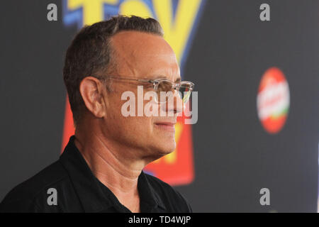 Los Angeles, USA. 11 Juni, 2019. Tom Hanks in Disney/Pixars "Toy Story 4" Weltpremiere am El Capitan Theatre, Hollywood, CA, 11. Juni 2019. Foto: Joseph Martinez/PictureLux Stockfoto