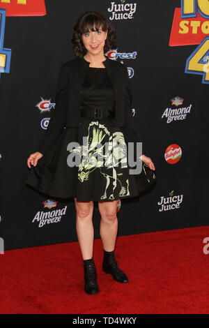 Los Angeles, USA. 11 Juni, 2019. Kristen Schaal in Disney/Pixars "Toy Story 4" Weltpremiere am El Capitan Theatre, Hollywood, CA, 11. Juni 2019. Foto: Joseph Martinez/PictureLux Stockfoto