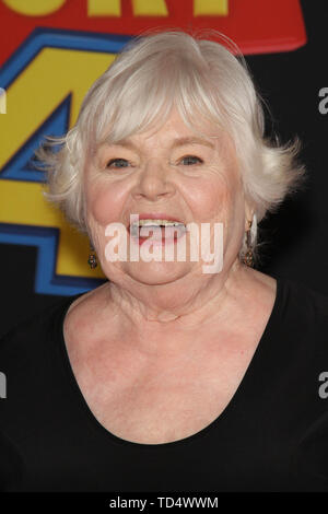 Los Angeles, USA. 11 Juni, 2019. Juni Squibb in Disney/Pixars "Toy Story 4" Weltpremiere am El Capitan Theatre, Hollywood, CA, 11. Juni 2019. Foto: Joseph Martinez/PictureLux Credit: PictureLux/Hollywood Archiv/Alamy leben Nachrichten Stockfoto