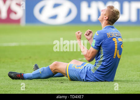 Gdynia, Polen. 11 Juni, 2019. Danylo Beskorovainyi der Ukraine gesehen feiert, nachdem die FIFA U-20 WM-Spiel zwischen der Ukraine und Italien (Halbfinale) in Gdynia. (Endstand; Ukraine 1 : 0 Italien) Credit: SOPA Images Limited/Alamy leben Nachrichten Stockfoto