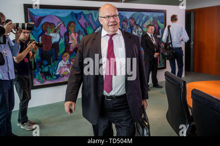 Berlin, Deutschland. 12 Juni, 2019. Peter Altmaier (CDU), Bundesminister für Wirtschaft und Energie, kommt zu der Sitzung des Bundeskabinetts im Kanzleramt. Quelle: Michael Kappeler/dpa/Alamy leben Nachrichten Stockfoto