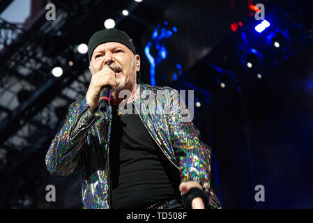 Mailand, Italien. 07 Juni, 2019. Vasco Rossi führt live auf der Bühne im San Siro Stadion während seiner non stop live Musik 2019 in Mailand. Credit: SOPA Images Limited/Alamy leben Nachrichten Stockfoto