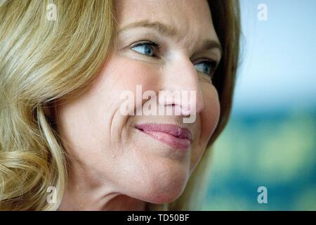 Steffi Graf wird 50 Am 14. Juni 2019, Steffi Graf (ehemaliges Tennis pro), Porträt, Porträt, portråt, Pressekonferenz nach der Show kämpfen mit Steffi Graf, am 04.06.2011 in Halle (Westf.)/Deutschland å | Verwendung weltweit Stockfoto