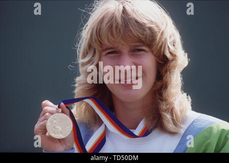 Steffi Graf wird 50 Am 14. Juni 2019, Olympische Spiele 1988, Steffi Graf, D, Tennis, Porträt, mit Goldmedaille, QF | Verwendung weltweit Stockfoto