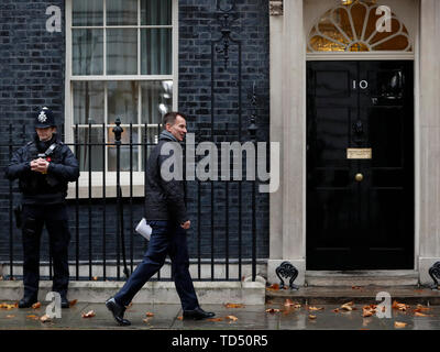 London, Großbritannien. 10 Juni, 2019. Foto an November 20, 2018 zeigt der britische Außenminister Jeremy Hunt an der Downing Street 10 für eine Kabinettssitzung in London, Großbritannien anreisen. Das Rennen zu wählen einen neuen Premierminister offiziell am 10. Juni 2019 mit zehn hopefuls bieten die größte Aufgabe in der britischen Politik zu gewinnen. Credit: Han Yan/Xinhua/Alamy leben Nachrichten Stockfoto