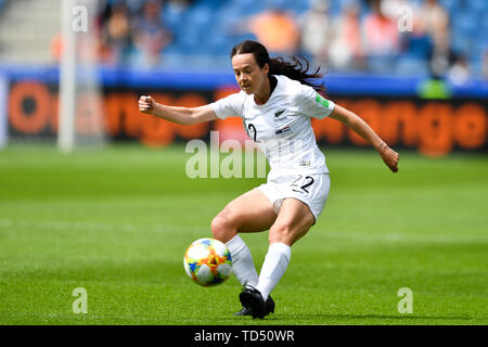 Le Havre, Frankreich. 11 Juni, 2019. Olivia Chance (Neuseeland) (22) durchquert den Ball, 11.06.2019, Le Havre (Frankreich), Fußball, FIFA Frauen-WM 2019, Neuseeland, Niederlande, FIFA-BESTIMMUNGEN VERBIETEN DIE VERWENDUNG DER FOTOGRAFIE ALS BILD-SEQUENZEN UND/ODER QUASI-VIDEO. | Verwendung der weltweiten Kredit: dpa/Alamy leben Nachrichten Stockfoto