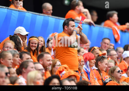 Le Havre, Frankreich. 11 Juni, 2019. Niederländische Lüfter mit Trote, 11.06.2019, Le Havre (Frankreich), Fußball, FIFA Frauen-WM 2019, Neuseeland, Niederlande, FIFA-Bestimmungen verbieten die Verwendung von Fotografien als BILDSEQUENZEN UND/ODER QUASI-VIDEO. | Verwendung der weltweiten Kredit: dpa/Alamy leben Nachrichten Stockfoto