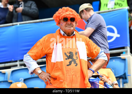 Le Havre, Frankreich. 11 Juni, 2019. Dutch fan, 11.06.2019, Le Havre (Frankreich), Fußball, FIFA Frauen-WM 2019, Neuseeland, Niederlande, FIFA-Bestimmungen verbieten die Verwendung von Fotografien als BILDSEQUENZEN UND/ODER QUASI-VIDEO. | Verwendung der weltweiten Kredit: dpa/Alamy leben Nachrichten Stockfoto