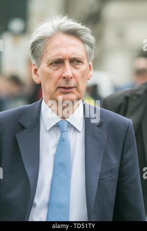 London, Großbritannien. 12 Juni, 2019. Schatzkanzler Philip Hammond kommt an das Parlament am Tag Boris Johnson startet seine Führung Angebot für die Konservative Partei und die Partei der Arbeit bereitet die Tabelle eine parteiübergreifende Bewegung, um zu versuchen, einen künftigen Ministerpräsidenten durch eine nicht-deal Brexit gegen den Willen von MPs Kredit zu stoppen: Amer ghazzal/Alamy leben Nachrichten Stockfoto