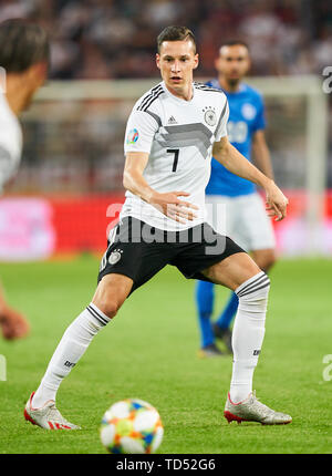 Mainz, Deutschland. 11 Juni, 2019. Julian Draxler, DFB 7 Antriebe, Steuerungen, die Kugel, Action, full-size, Single Action, Einzelaktion, mit Kugel, vollen Körper, ganze Zahl, Ausschnitt, einzelne Schüsse, Kugel Behandlung, Pick-up, Schneidwerk, Ausschneiden Einzelaktion, Deutschland - ESTLAND 8-0 Wichtig: DFB-Bestimmungen verbieten die Verwendung von Fotografien als Bildsequenzen und/oder quasi-Video. Die Qualifikation für die Europameisterschaft, EM Quali, 2020 Saison 2018/2019, 11. Juni 2019 in Mainz, Deutschland. Credit: Peter Schatz/Alamy leben Nachrichten Stockfoto