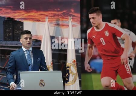 Madrid, Spanien. 12 Juni, 2019. Luka Jovic, neue Spieler von Real Madrid, wird von Florentino Perez, Präsident der Club im Santiago Bernabeu Stadion vorgestellt. Hunderte von Menschen nahmen an Credit: Juan Carlos Rojas/Picture Alliance | Verwendung weltweit/dpa/Alamy leben Nachrichten Stockfoto