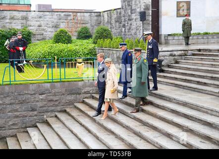 Dublin, Irland. 12 Juni, 2019. König und Königin Maxima Willem-Alexander der Niederlande bei der Garten der Erinnerung in Dublin, am 12. Juni 2019, für die Kranzniederlegung am 1. eines 3 Tage Zustand - Besuch in Irland Foto: Albert Nieboer/Niederlande/Point de Vue | Quelle: dpa/Alamy leben Nachrichten Stockfoto