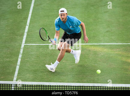 Stuttgart, Deutschland. 12 Juni, 2019. Tennis: ATP-Tour: Stuttgart, singles, Männer, Runde 16: pouille (Frankreich) - medwedew (Russland). Lucas Pouille in Aktion. Credit: Silas Stein/dpa/Alamy leben Nachrichten Stockfoto